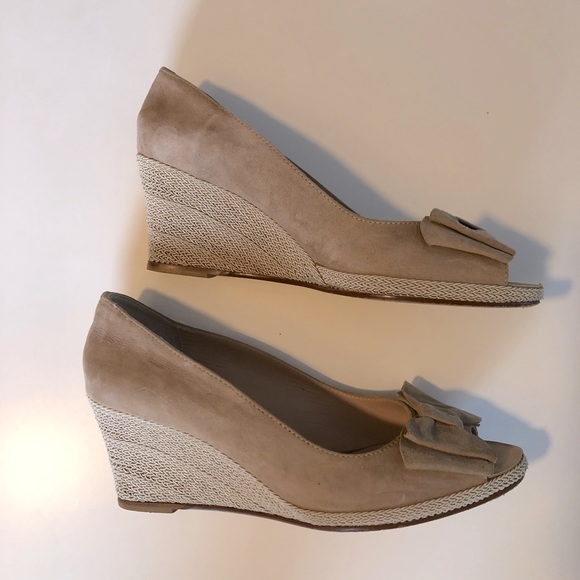 Suede bow wedge shoe - Picture 2 of 6